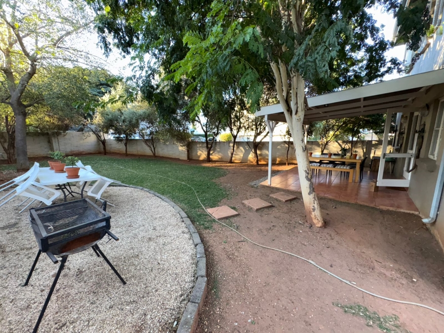 2 Bedroom Property for Sale in Waterval East North West